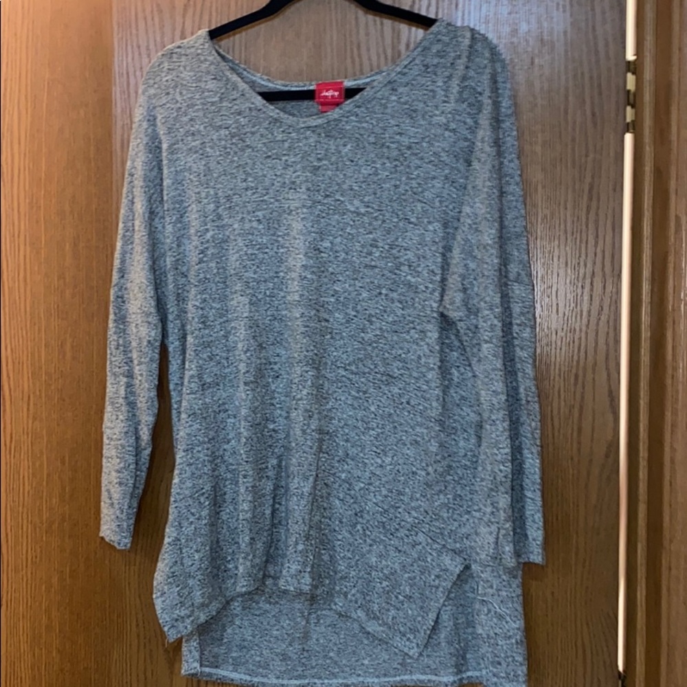 Long sleeve high low top